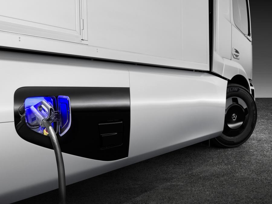 Детали экстерьера Mercedes-Benz Urban eTruck 2016 года  (фото 23 из 33)